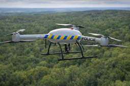 Senior zmizel v Malešickém lese. Policisté ho našli díky dronu s termovizí