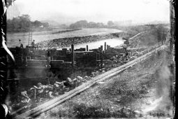 Na náplavce ukazují, co se skrývá pod Prahou. Výstava připomíná 120 let kanalizace