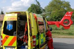 Batole vypilo hydroxid sodný. Letělo vrtulníkem do nemocnice