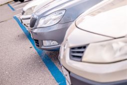 Parkování v Jihlavě se rozšiřuje. Na řadě je Královský vršek a Kollárova