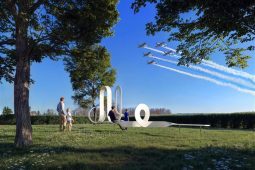 Tenká čára na obloze jako symbol odvahy. Mladá Boleslav chystá památník letcům RAF