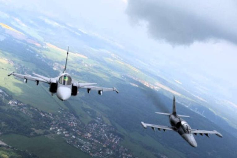 Náměšť čeká rušnější obloha. Armáda sem na čas přesune letouny L-159