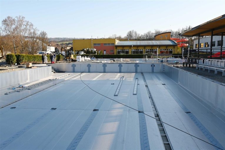 Práce na koupališti jsou v plném proudu, na sezonu bude připraveno