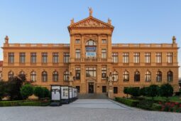 Starou Prahu ukazuje jinak. Muzeum boduje u poroty i návštěvníků