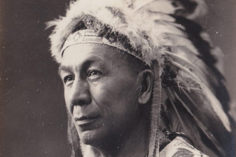 Když byla ještě země posvátná: Příběh slavného projevu indiánského náčelníka Seattla