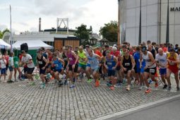 Běžci vyrazí ve Stromovce na dvě míle. V cíli dostanou lívanec