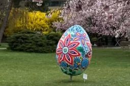 Město zahajuje přípravy velikonoční výzdoby. Jaké dekorace připravuje a kde se objeví?