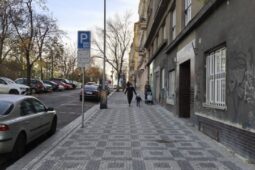 Magistrát pokračuje v podpoře dobíjecích stanic ve sloupech veřejného osvětlení