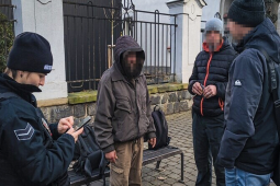 Strážníci procházeli místa lidí bez domova – co všechno odhalili?