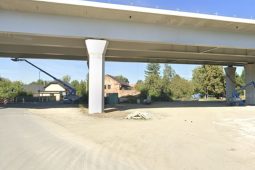 Lidé si stěžují na hluk z nového úseku D1. U Dluhonic začalo měření