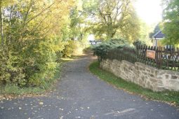 Dvojí omezení v Běchovicích: uzavřená K Jalovci i stezky kvůli Pražskému okruhu