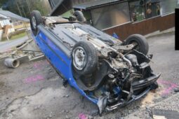 Řidiče na Jablonecku přemohl mikrospánek, auto obrátil na střechu