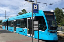 Papírové jízdní řády v Ostravě končí, nahradí je elektronické