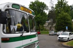 Historický autobus rozveze lidi za krásami industriálního dědictví Frýdku-Místku
