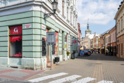 Kovářská ulice se dočká speciální slepecké dlažby