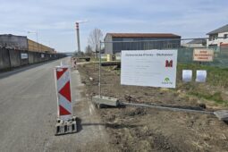 Odkládaná stavba stezky pro chodce a cyklisty mezi Přerovem a Dluhonicemi začala 