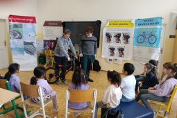 Jak se správně chovat v dopravě? Úspěšný projekt pro děti poputuje do dalších škol