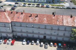 Demolice kasáren se přiblížila, projděte si je online