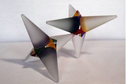 Křehká krása skla dorazí do muzea. Přijďte na novou výstavu