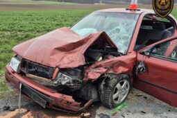 Začátek týdne na silnicích: V Lukovečku i u Zborovic museli hasiči vyprošťovat