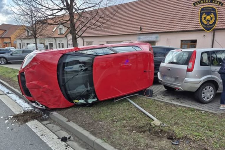 Pět nehod a tři zranění. To je včerejší bilance na krajských silnicích