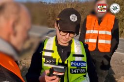 VIDEO: Policisté odhalili téměř dvě stovky přestupků. Hlídky se zaměřily na rychlost