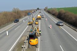 ŘSD začalo na D2 opravovat tři mosty u Blučiny