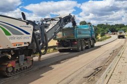 Na silnici I/23 v obci Zastávka vymění ŘSD poškozený povrch vozovky