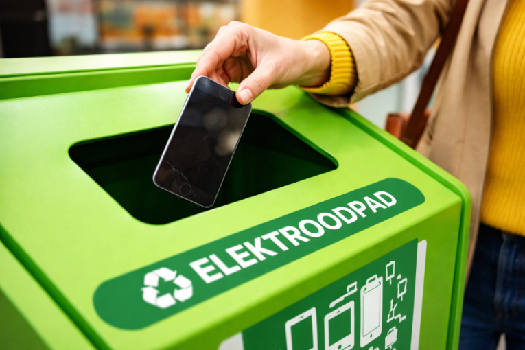 Přineste starý mobil a odneste si lákavé výhry. Sběr probíhá celý měsíc