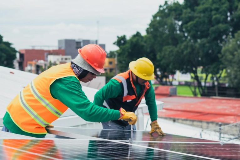 Nová zelená úsporám se změní. Dotace zůstanou jen pro nízkopříjmové. Motorem renovace nejsou dotace, tvrdí ministr