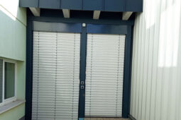 Tenisový areál má nové zastřešení, zlepší se tak komfort hráčů