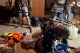 VIDEO: Liberecký TOXI tým rozprášil drogový gang. Podezřelého zadrželi přímo při výrobě pervitinu