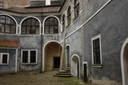 Vražda bez trestu: Legenda o černé paní, která se prochází hradem Buchlovem