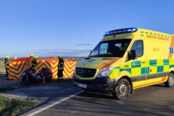 Na silnici zemřel motorkář. Podlehl vážným zraněním