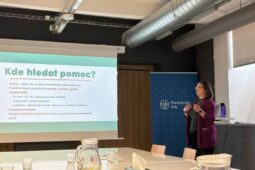 Jak být oporou blízkému s demencí a neztratit přitom sám sebe?