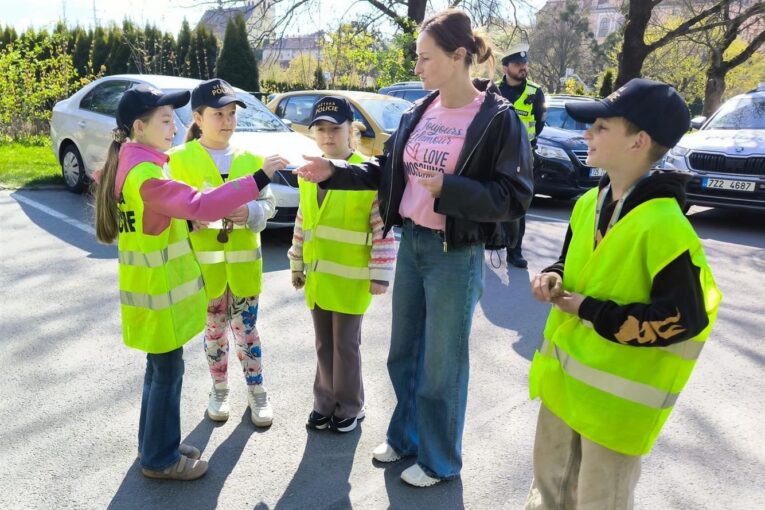 Děti kontrolovaly řidiče, nachytaly dva hříšníky