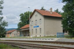 Na trať Lipová-lázně – Javorník se vrací vlaky. Poslední povodněmi zničená trať v kraji je opravená