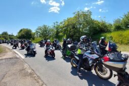 Spanilá jízda motorek oživí starý Masarykův okruh