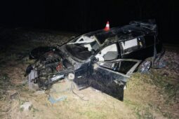 U železničního přejezdu v Boskovicích havarovalo BMW