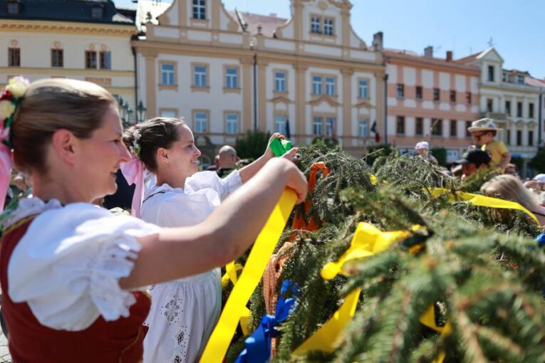 Chrudim brzy zvedne májku. Chystá se tradiční podívaná