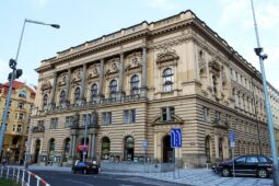 Místo plesů i tanečních má nového majitele. Národní dům získá Praha