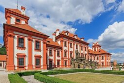 Prague City Tourism zve na velikonoční vycházky. Zájemce vezme do Troje i za zkamenělinami v metru