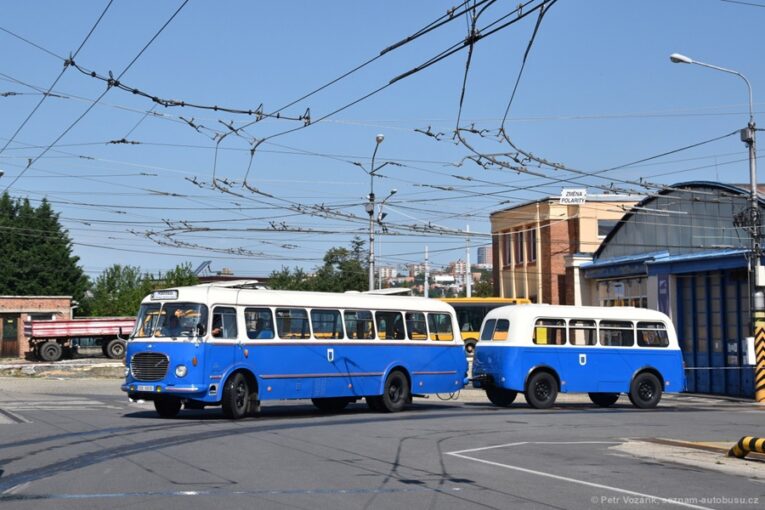 Legendární vozy znovu v ulicích. Historické autobusy a trolejbusy vyjedou o květnových svátcích