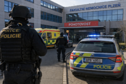 Vyhrožovala vystřílením nemocnice. Policie nasadila i zásahovou jednotku