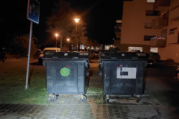 Muž v Plzni opakovaně zapaloval kontejnery a způsobil škody za tisíce