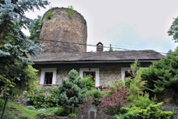 Talmberk – hrad, který zmizel mezi domy. A legenda o podivném přátelství a pokladu, který nikdo nikdy nenašel