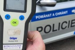 Velikonoce pod dohledem policie. Na silnicích přibude kontrol a ve městě hlídek