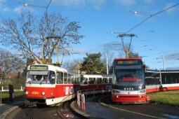 Výluka tramvají na Bílé hoře zkomplikuje dopravu. Náhradní autobusy nabírají zpoždění