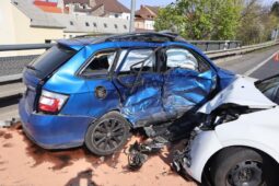 Třípruhovou silnici I/9 v České Lípě zablokovala nehoda, vyžádala si tři zraněné