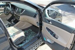 VIDEO: Do školy se mu vloupat nepodařilo. Zastavil ho všímavý svědek